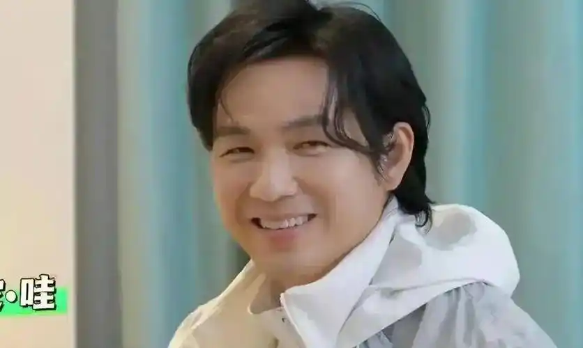 48岁钟汉良再演偶像剧,近照曝光脸僵如同蜡像,真的该转型了_网友_状态