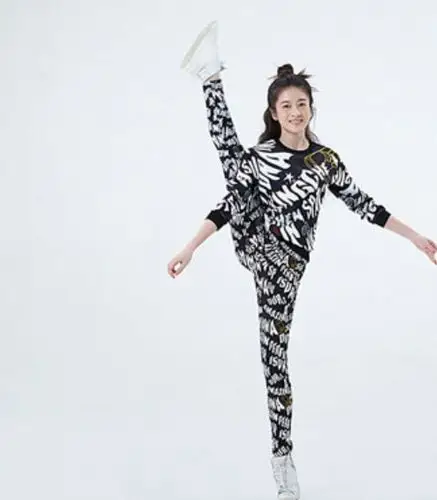 张雪迎劈叉打69分,迪丽热巴劈叉打89分,最后一位厉害了