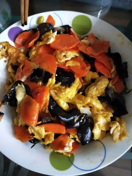 手机用户0964_z5pb做的胡萝卜木耳炒蛋