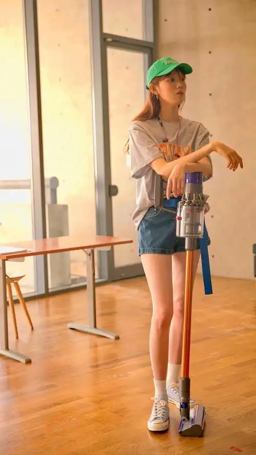 清纯少女李圣经修长美迷人