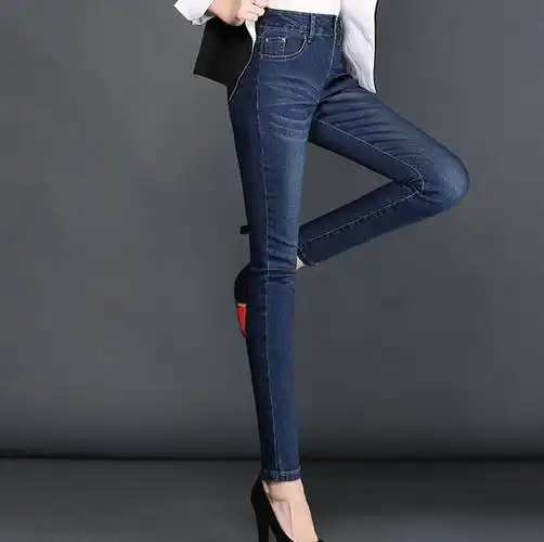 对比那么多的裤子,还是觉得牛仔裤最时髦,简直美炸了