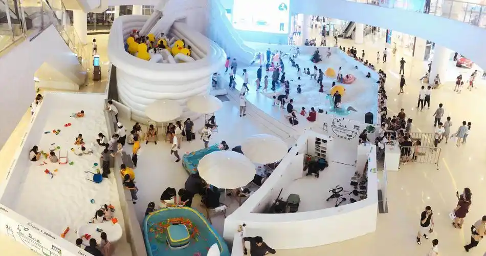 如何挖掘商场中庭附加值 这个品牌有套自己的打法