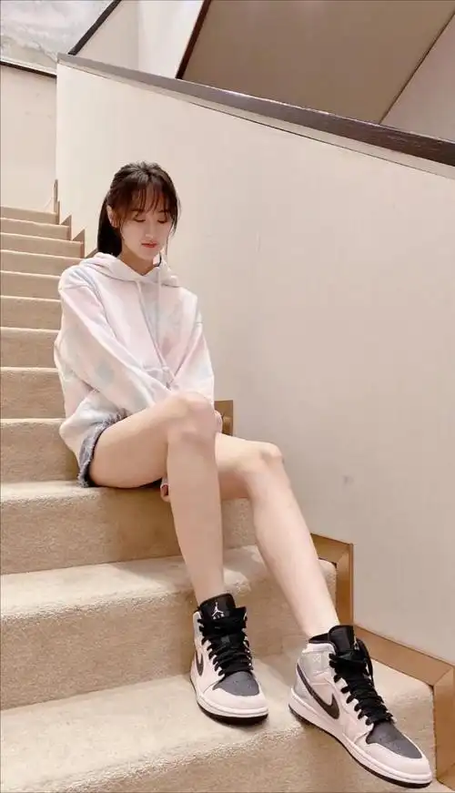 袁冰妍大长腿集中楼