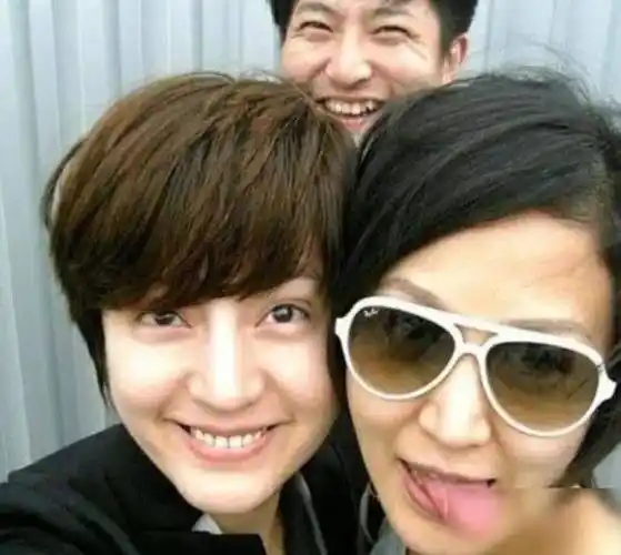 李光洁的老婆,靳东的老婆,雷佳音的老婆,看到郭京飞老婆:原来是她!