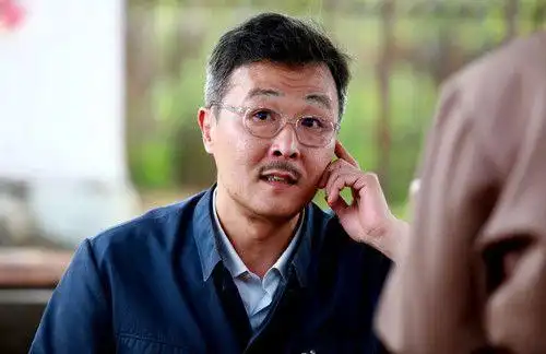 《养父》央八热播 钱波演技获导演赞赏_网易娱乐