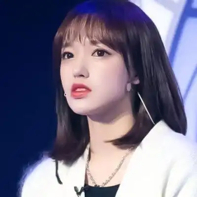 程潇头像双马尾