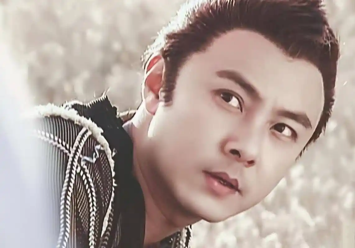 国民男神张卫健:破产时找刘德华帮助,他送了我14个字_东家_时候_光头