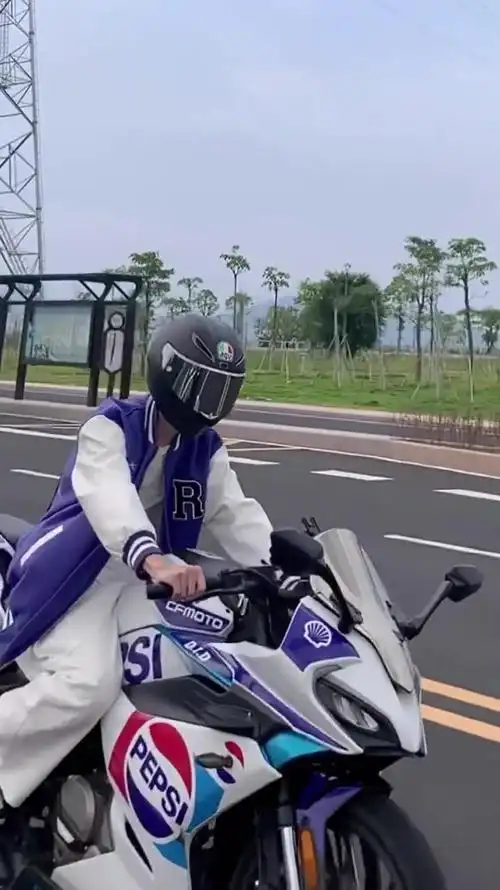 男朋友就找机车圈的又高又帅