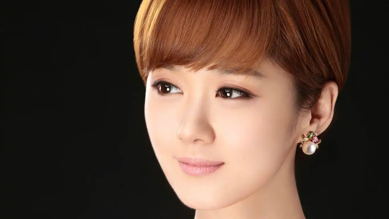 大家还记得她吗?因为说错一句话被封杀,自曝被"潜规则"数百次