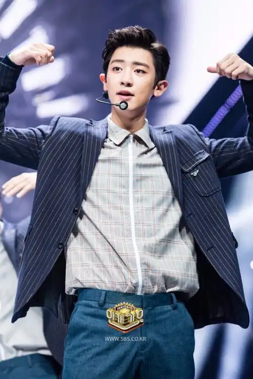 exo 朴灿烈 chanyeol 《power》打歌舞台 cr logo