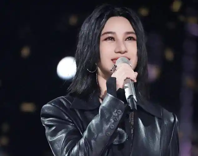 不受重视后,两位姐姐果断换了赛道,热度直接上升_尚雯婕_袁娅维_节目