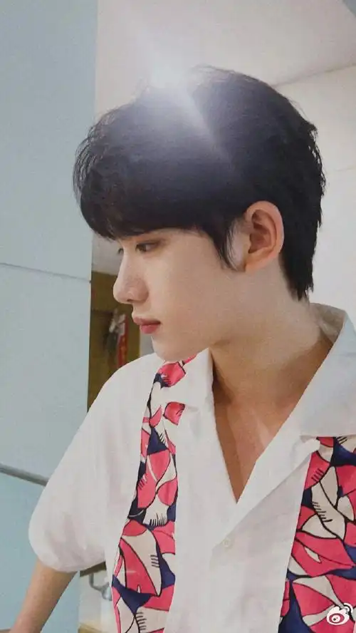 很帅@时代少年团-丁程鑫