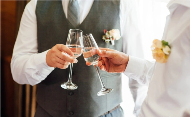 酒桌上给领导敬酒再也不怕说错话记住这几句万能敬酒词就足够