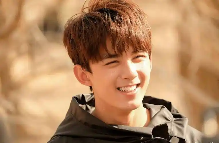 《长歌行》翻拍,女一定下迪丽热巴,男主是99年当红小生_消息_吴磊来