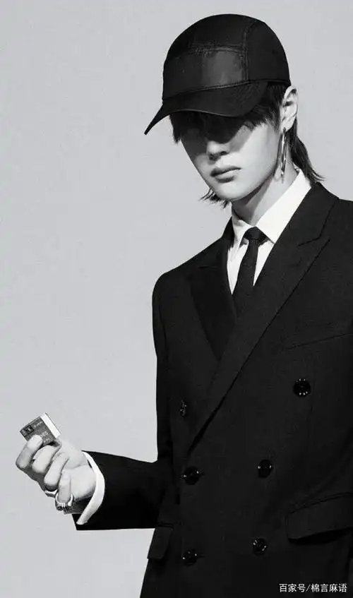 王一博,一个靠西服套装就能帅到飞起的男人,痞帅起来,太过哇塞