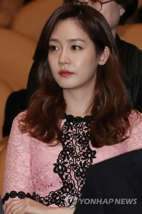 演员成宥利参与爱心便当活动帮助困难儿童