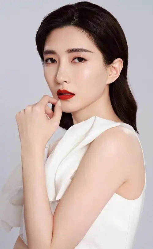 江疏影高清俏丽美照惊艳迷人