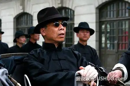《建国大业》里的旧上海滩老大"杜月笙";冯小刚是导演,也是演技派演员
