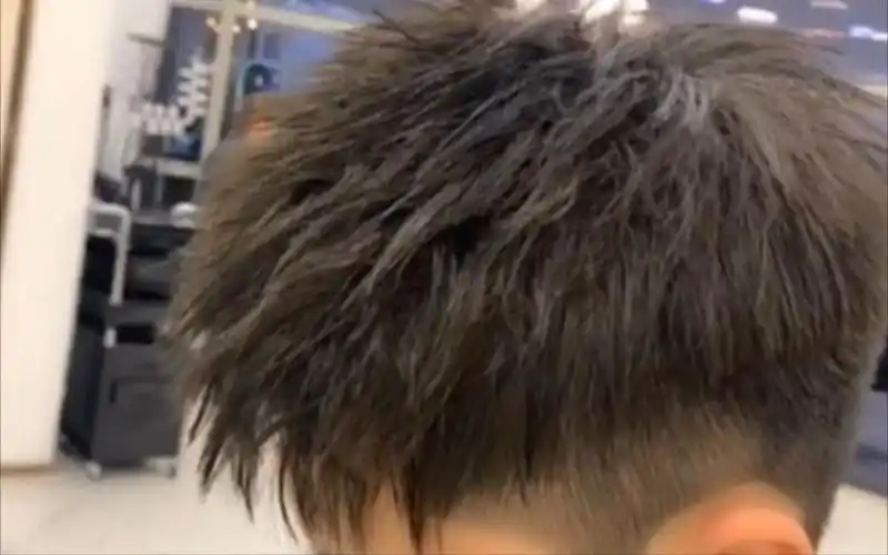 男生发型凌乱碎发立体蓬松凌乱自然吹干即可