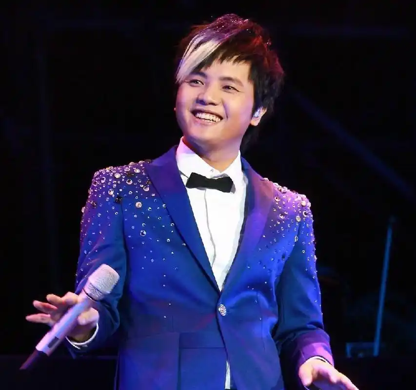 娱乐圈中那些"歌红人不红"的歌手都有谁?_郑源