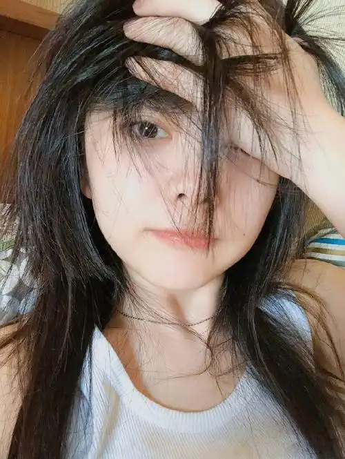 谭松韵慵懒私服自拍照图片1718