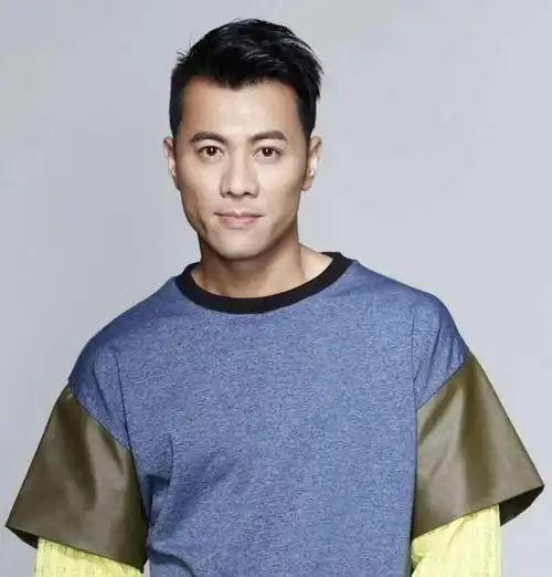 香港知名男歌手悲痛不已难忘恩师栽培