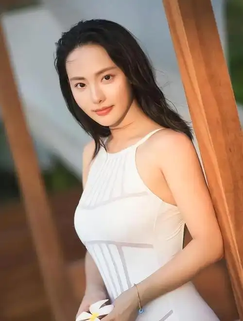 这一次,因疯马秀被封杀后断崖衰老的张嘉倪,走上了一条不归路