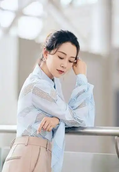 现身恩师生日会短袖身材发福认不出,比黄磊显老_海清_黑色_蓝色