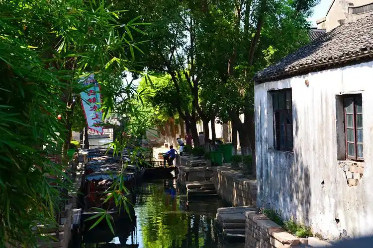 古镇甪直的小桥流水