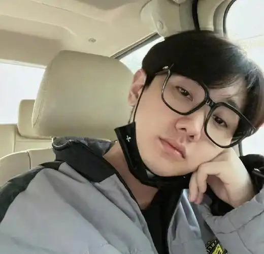 汪苏泷自拍第一名##汪苏泷晒六连拍