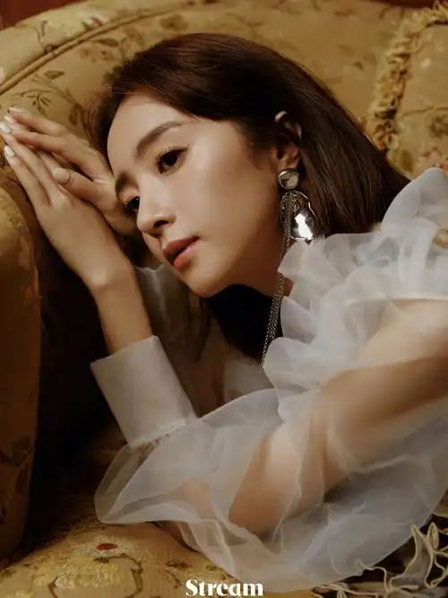 胡冰卿* in 拾叁事 |stream溯流杂志拍摄