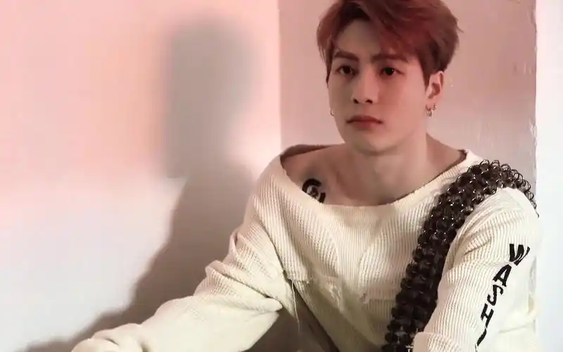 王嘉尔 super idol的笑容 都没你的甜