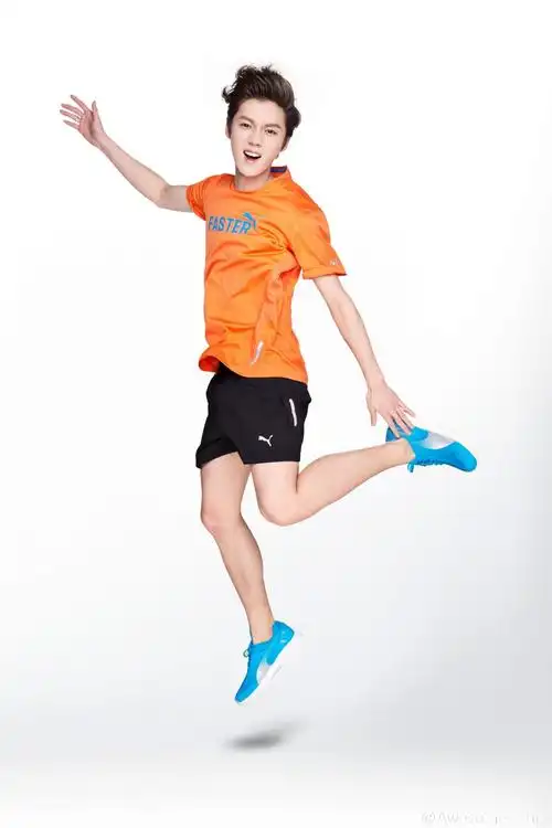 [鹿晗][分享]150527 鹿晗演绎puma清凉酷跑风