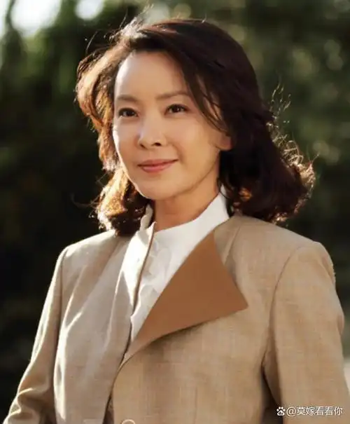 她是张嘉译前妻,分手后爱上孙红雷,如今47岁美得像20岁少女