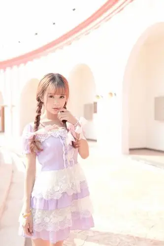 甜美小萝莉性感制服户外写真图片