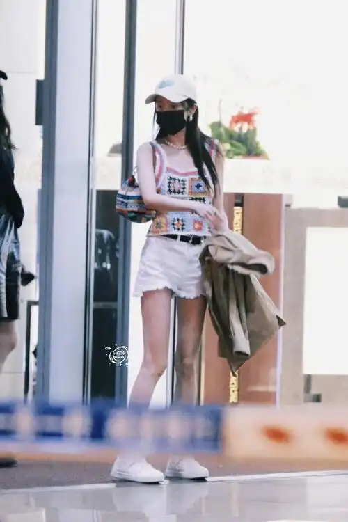 杨幂清凉辣妹机场穿搭##夏日环游指南##超话星愿池