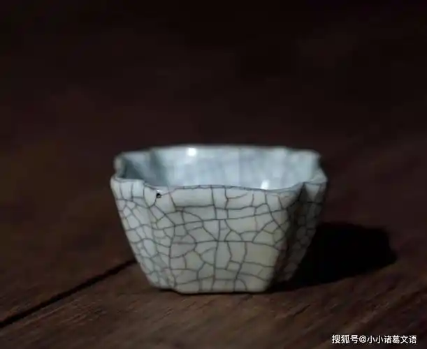 宋代哥窑瓷器真品特征和鉴定方法