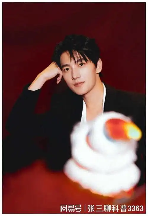 10娱新瓜 肖战 杨幂 迪丽热巴 杨紫 杨洋 王一博 任|热门话题_网易