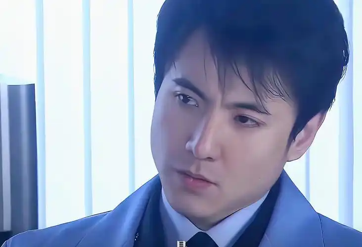 眼神里透着朝气和对未来的憧憬沈腾早期颜值图片沈腾帅照年轻沈腾照片