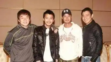 成龙吴京惺惺相惜,将其和赵文卓接班人,为何闭口不提甄子丹_功夫_电影