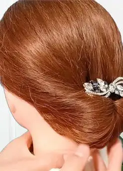 40至50岁女人多尝试这样扎头发,实用气质又简单,跟我学一遍就会