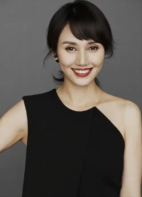 出道20余年坚守自我的袁泉才是真正的人间清醒