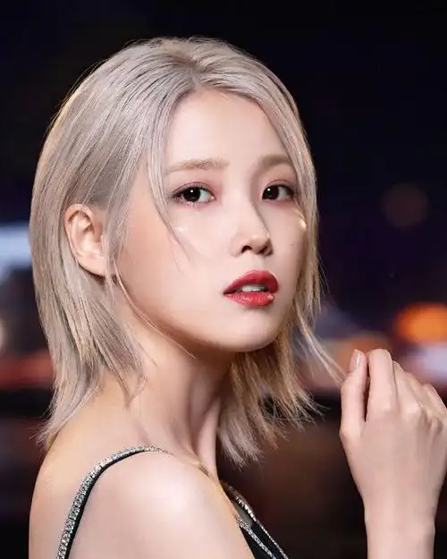 代言人  雅诗兰黛官方ig(编辑后):我们非常高兴地欢迎著名韩国歌手