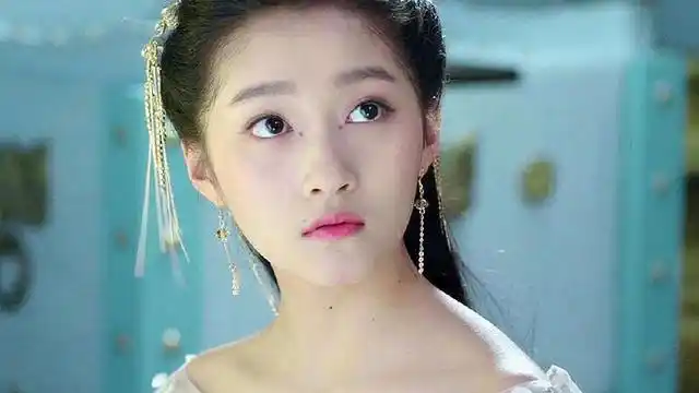 关晓彤儿时电视剧片段,呆呆萌萌的难怪鹿晗喜欢