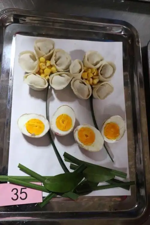 选手们的饺子造型别致,富有创意.