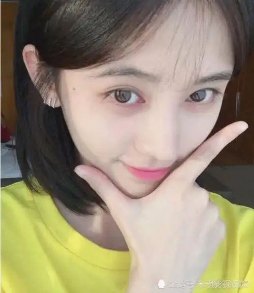 鞠婧祎素颜出镜,颜值高也没遮住脸部的缺点,网友:现原形了