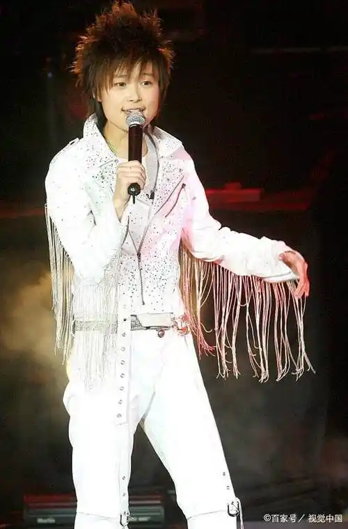 李宇春被疯传结婚了,原因竟然是这样的_大爷_超女_问题