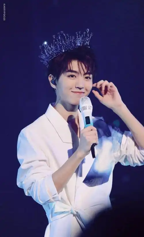 人间仙子王俊凯 王冠加冕荣耀加身