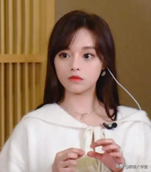 黄霄云长相变化有点大 黄霄云整容前后照片