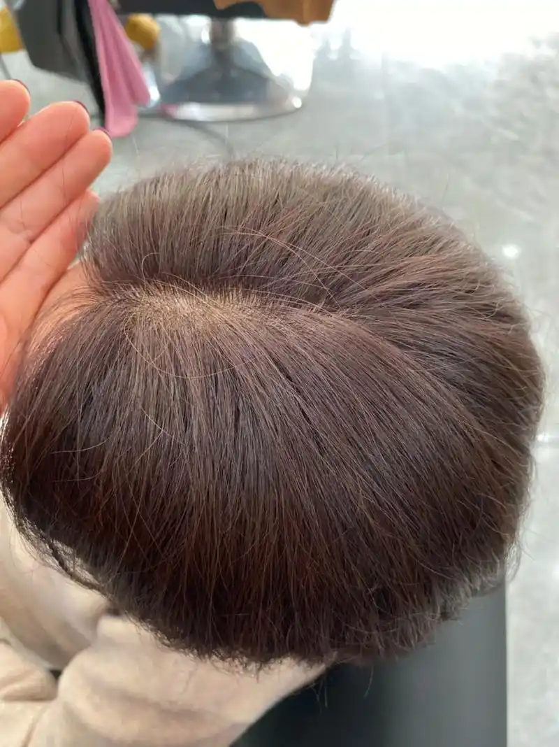 顾客头顶滑是长白头发,忙的也忘记拍了[偷笑]跟她染绚蜜醇棕色 - 抖音